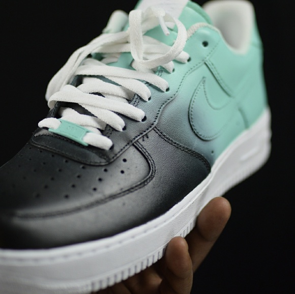 Air Force 1's - Picture 1 of 4